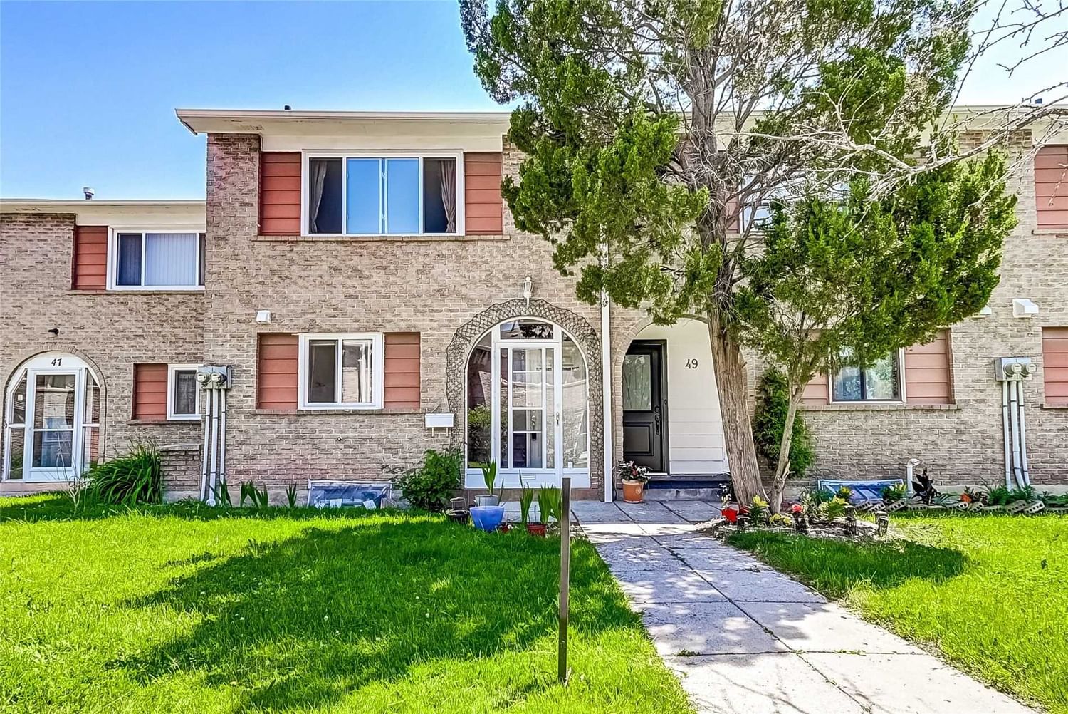 2012 Martin Grove Rd 2004 Martin Grove Townhomes 3 Beds + 1 2