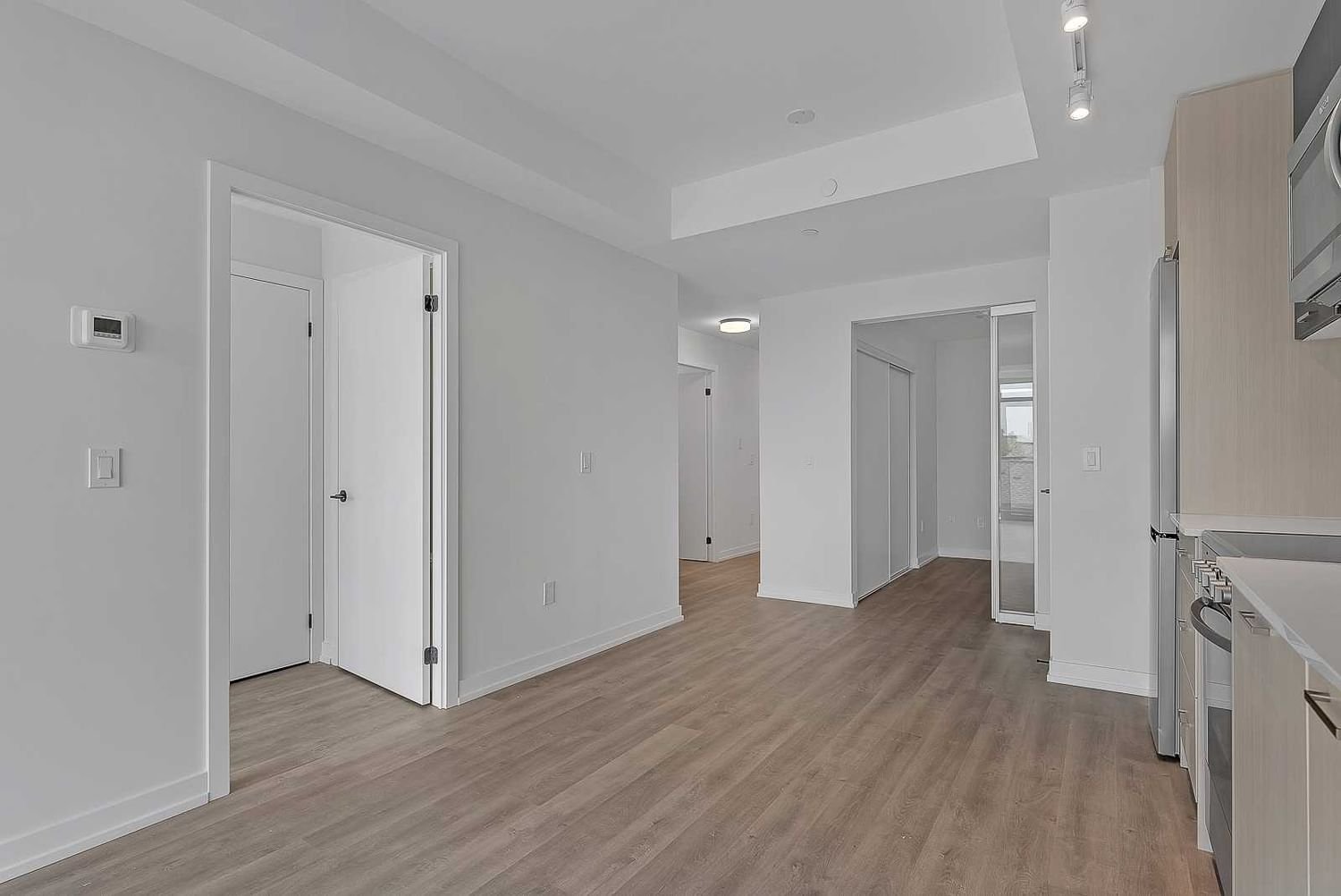 2300 St. Clair Ave W, unit 422 for rent - image #16