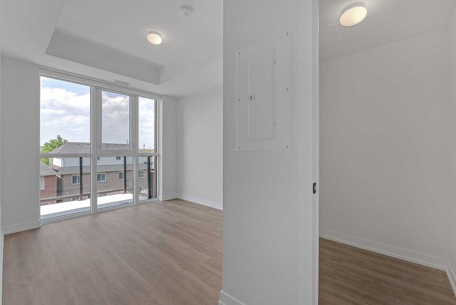 2300 St. Clair Ave W, unit 422 for rent - image #17
