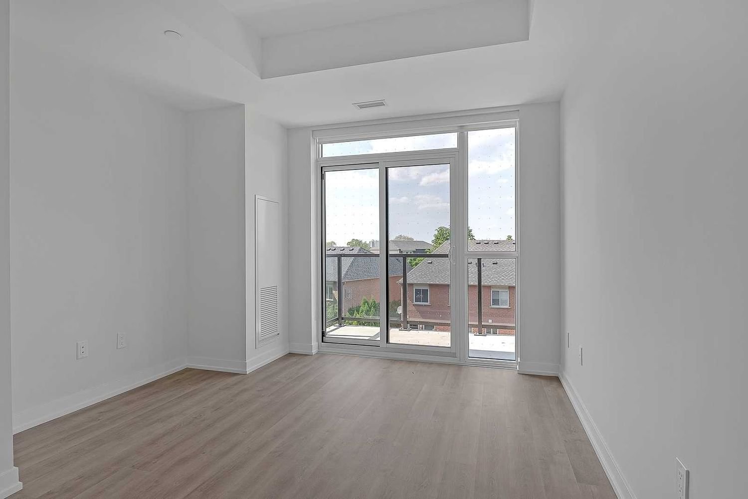 2300 St. Clair Ave W, unit 422 for rent - image #5