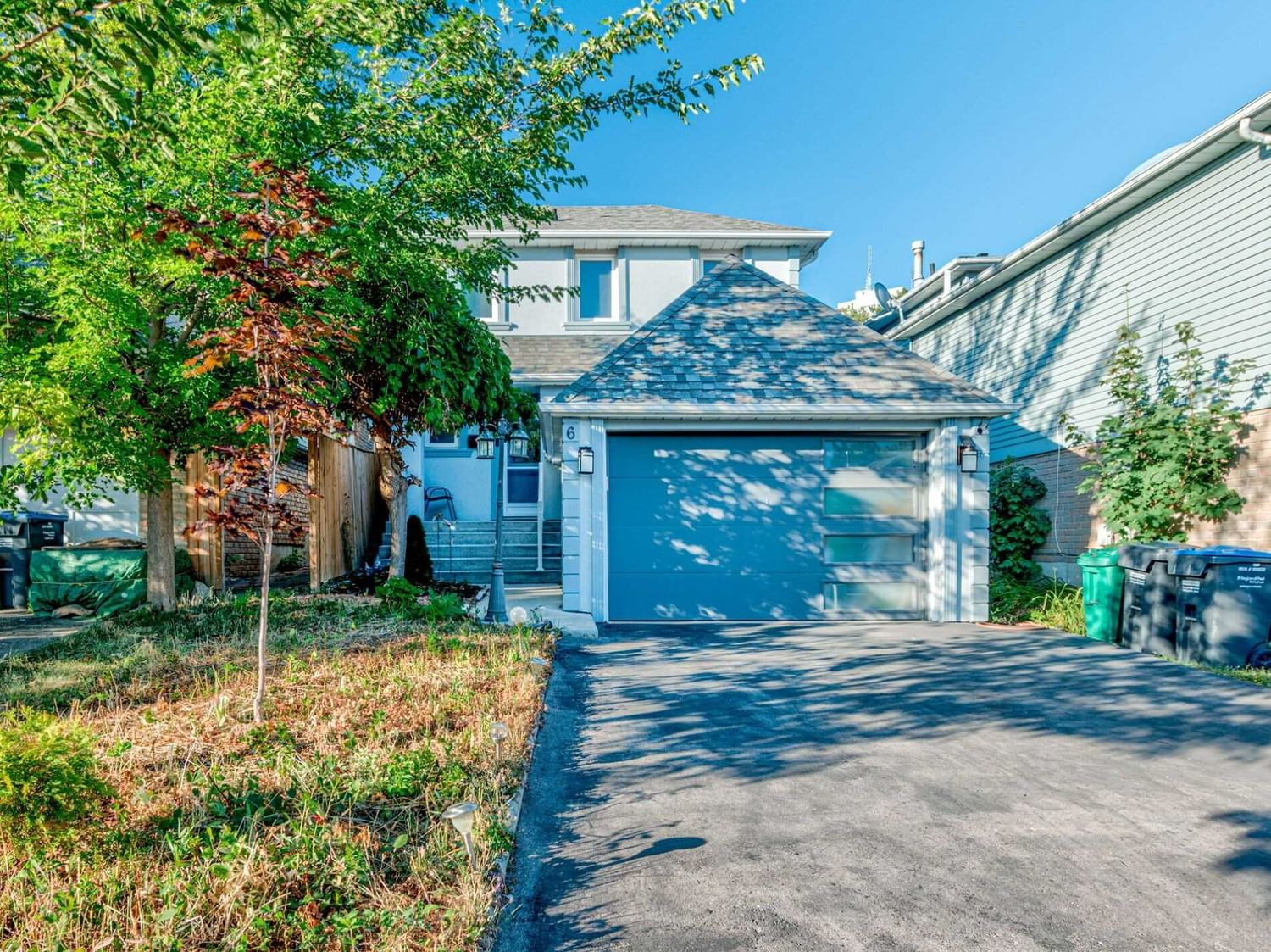 6 Roehampton Cres W for sale in Brampton South - image #1