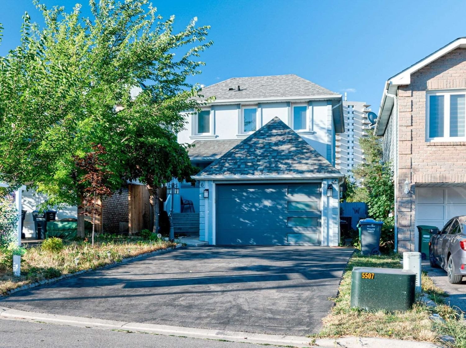 6 Roehampton Cres W for sale in Brampton South - image #2