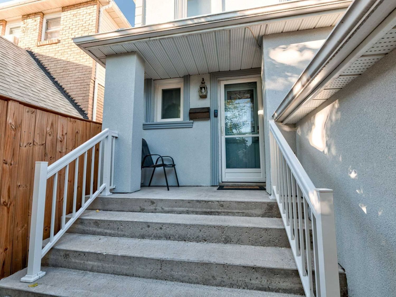 6 Roehampton Cres W for sale in Brampton South - image #3