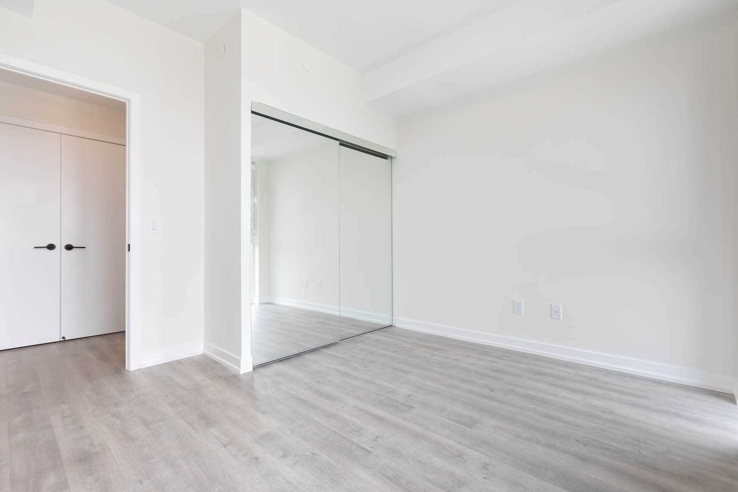 2300 St. Clair Ave W, unit 816 for rent - image #12