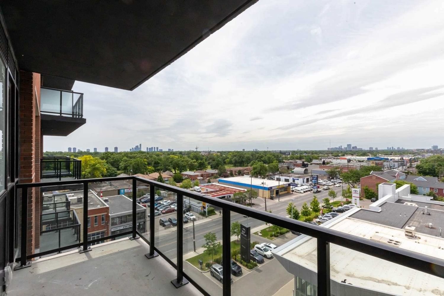 2300 St. Clair Ave W, unit 816 for rent - image #17
