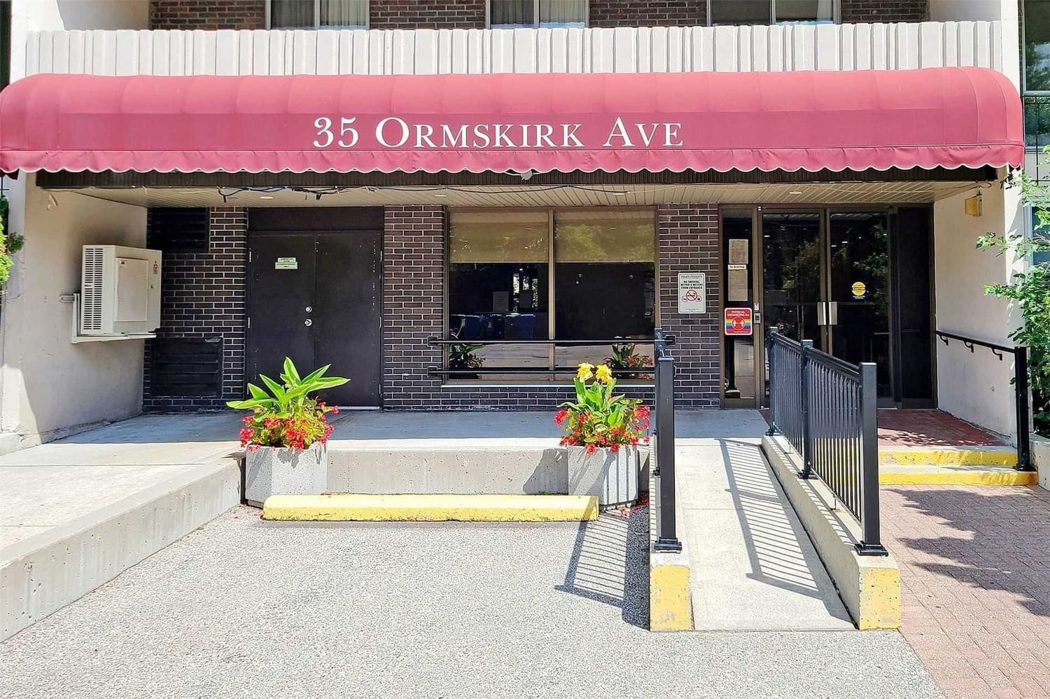 35 Ormskirk Ave, unit 902 for sale