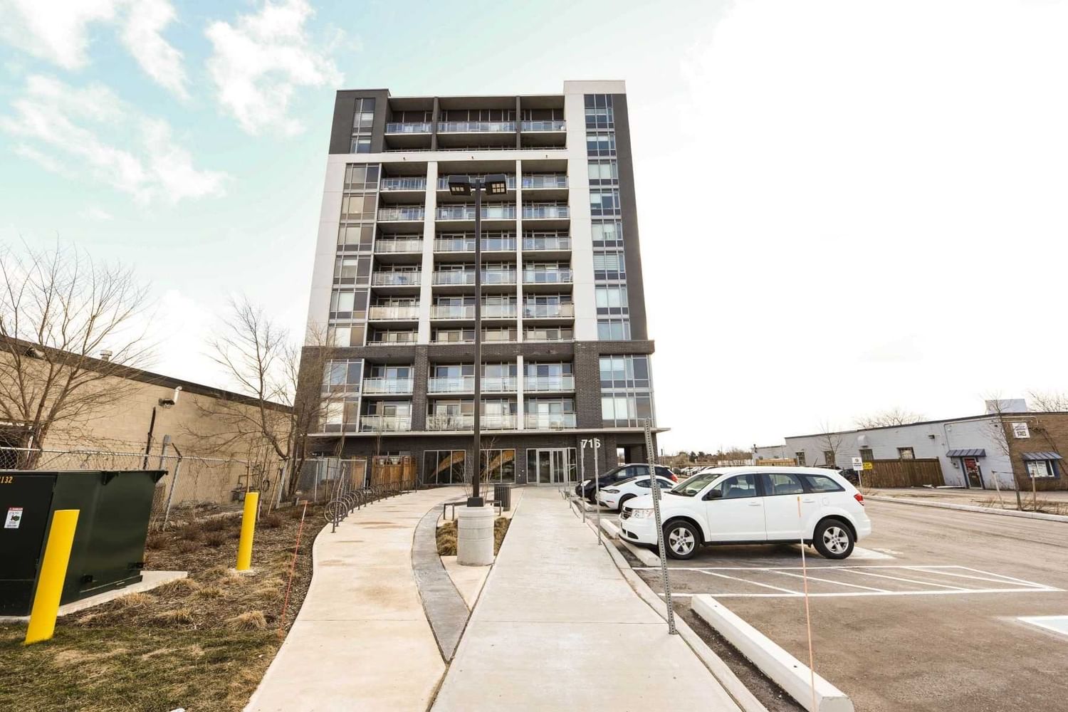 716 Main St E, unit 407 for sale in Downtown Milton - image #3