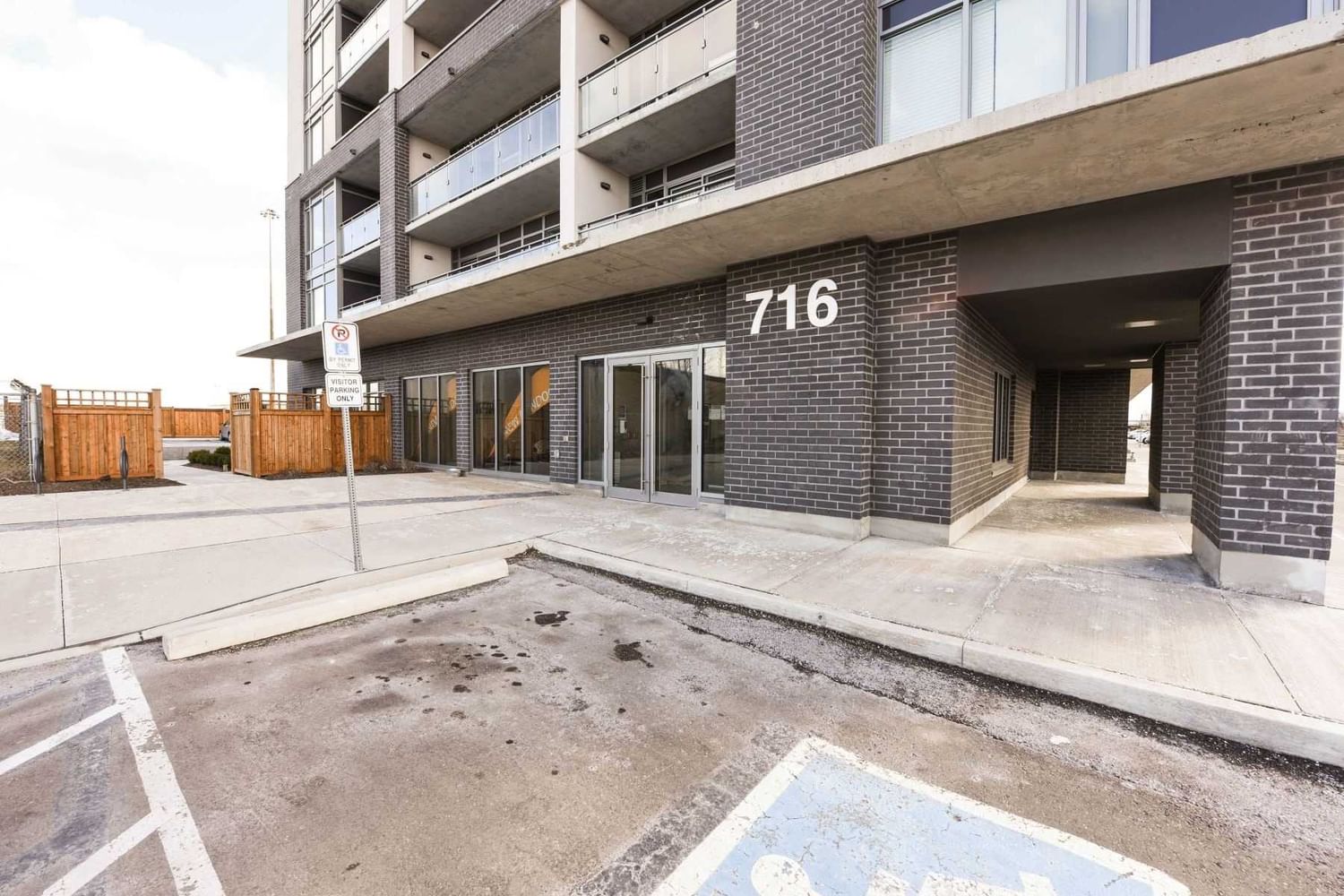 716 Main St E, unit 407 for sale in Downtown Milton - image #5