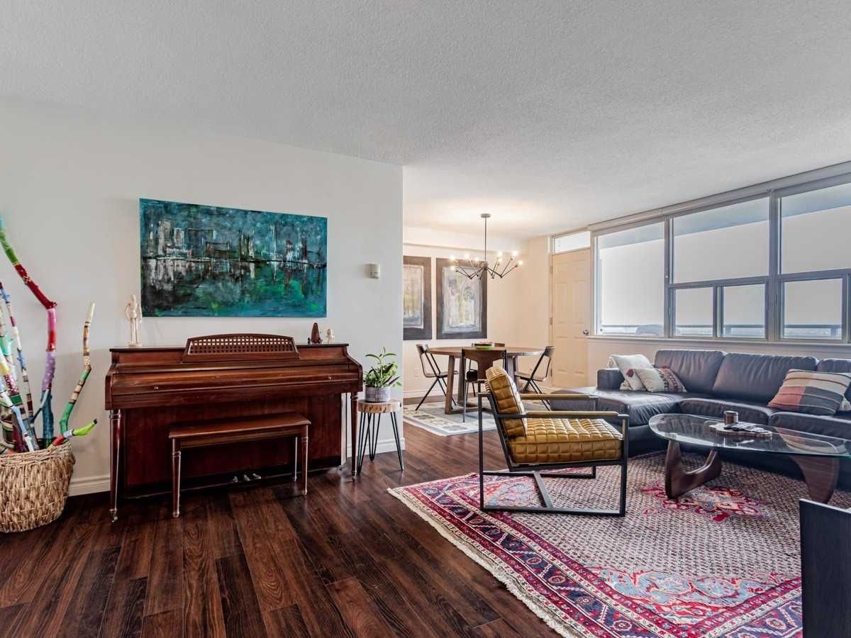 155 Marlee Ave, unit 2303 for sale - image #8