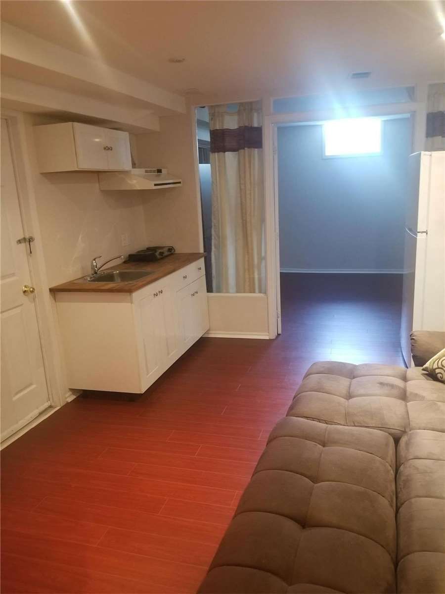 5800 Gant Cres, unit basement for rent in East Credit - image #2