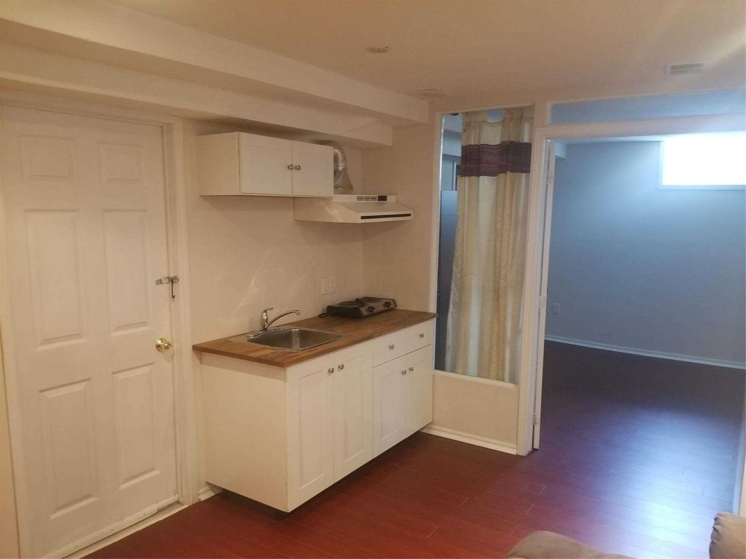 5800 Gant Cres, unit basement for rent in East Credit - image #3