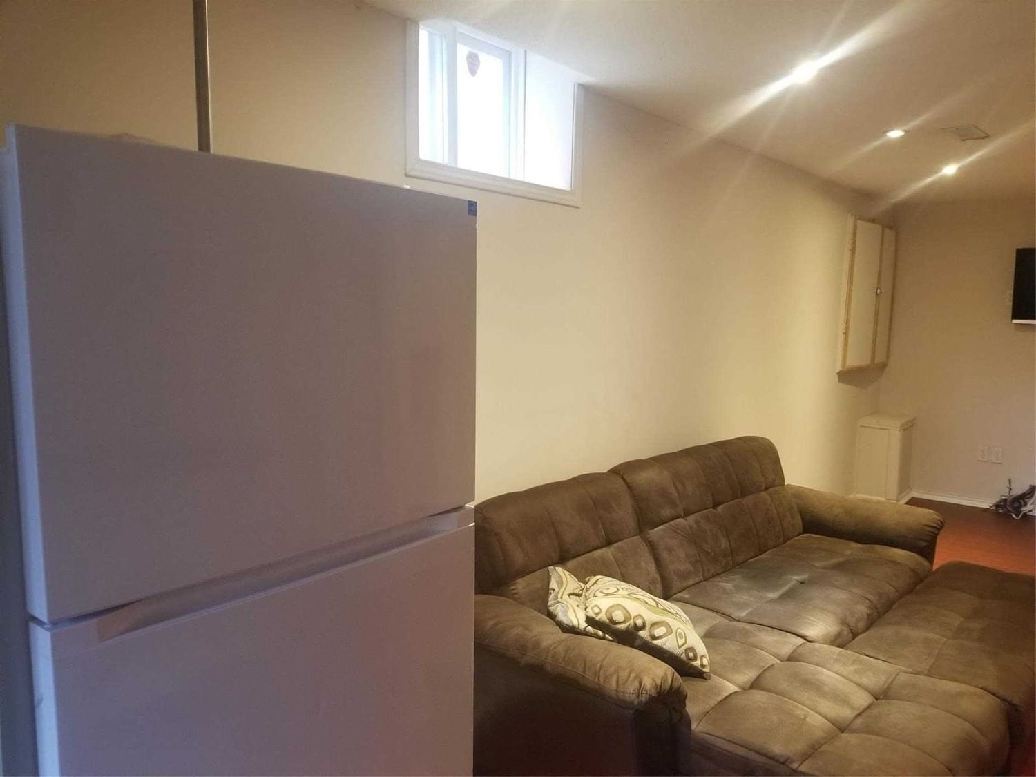 5800 Gant Cres, unit basement for rent in East Credit - image #4