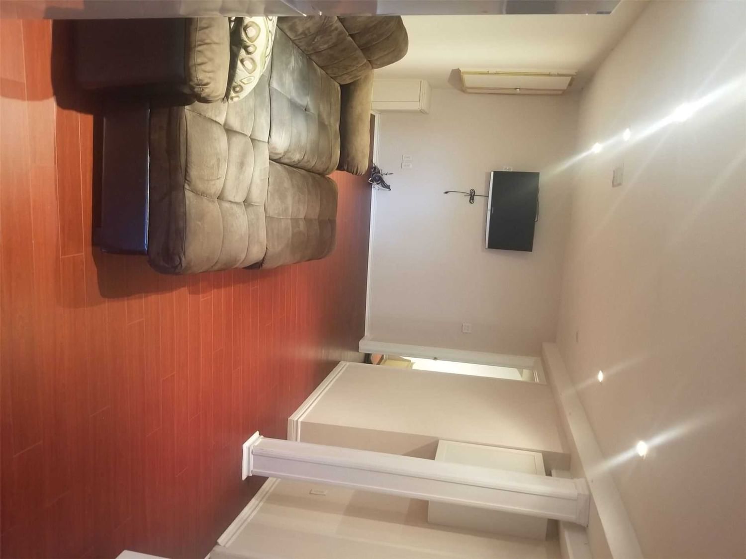 5800 Gant Cres, unit basement for rent in East Credit - image #5