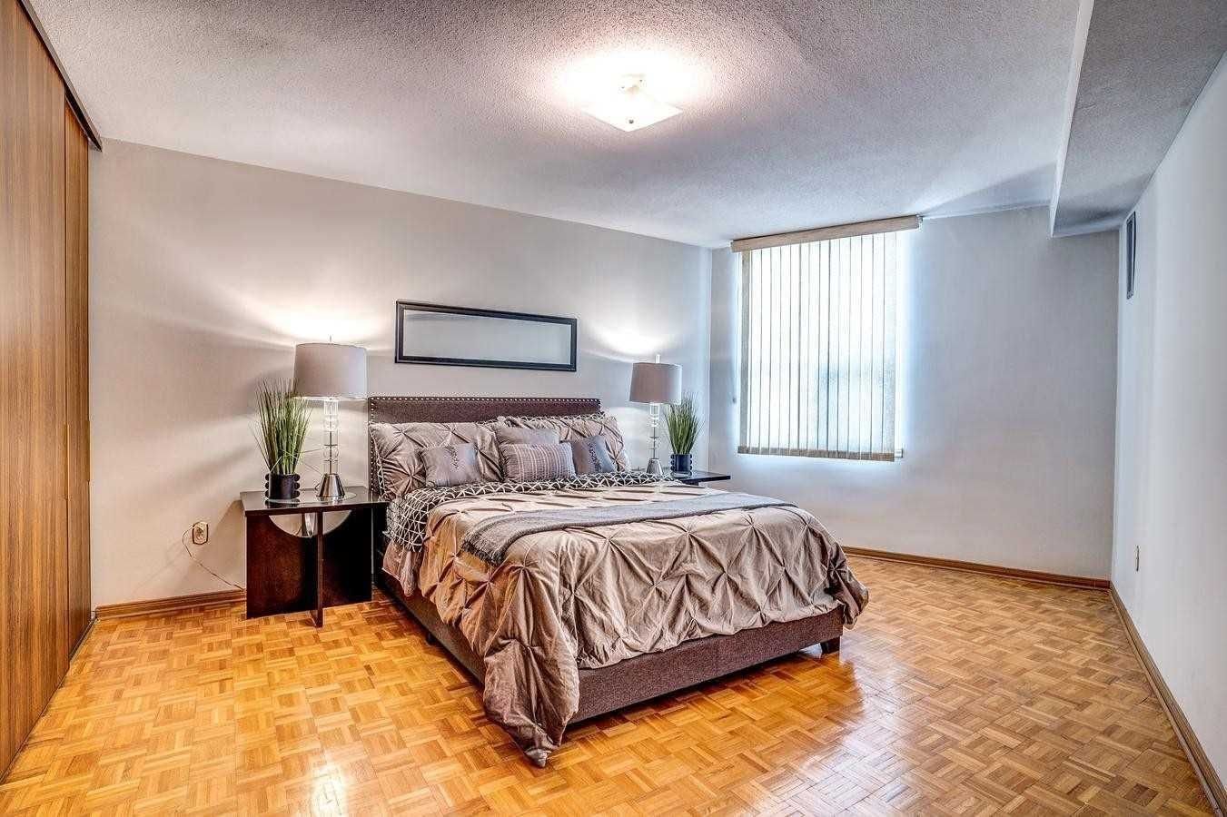 714 The West Mall, unit 1805 for sale - image #11