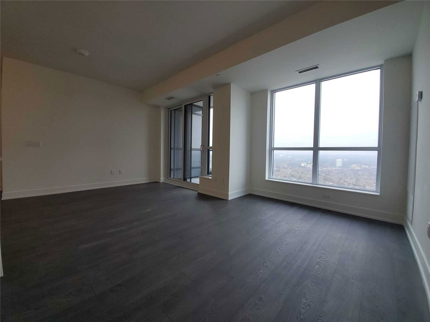 5 Mabelle Ave, unit 4236 for rent - image #3