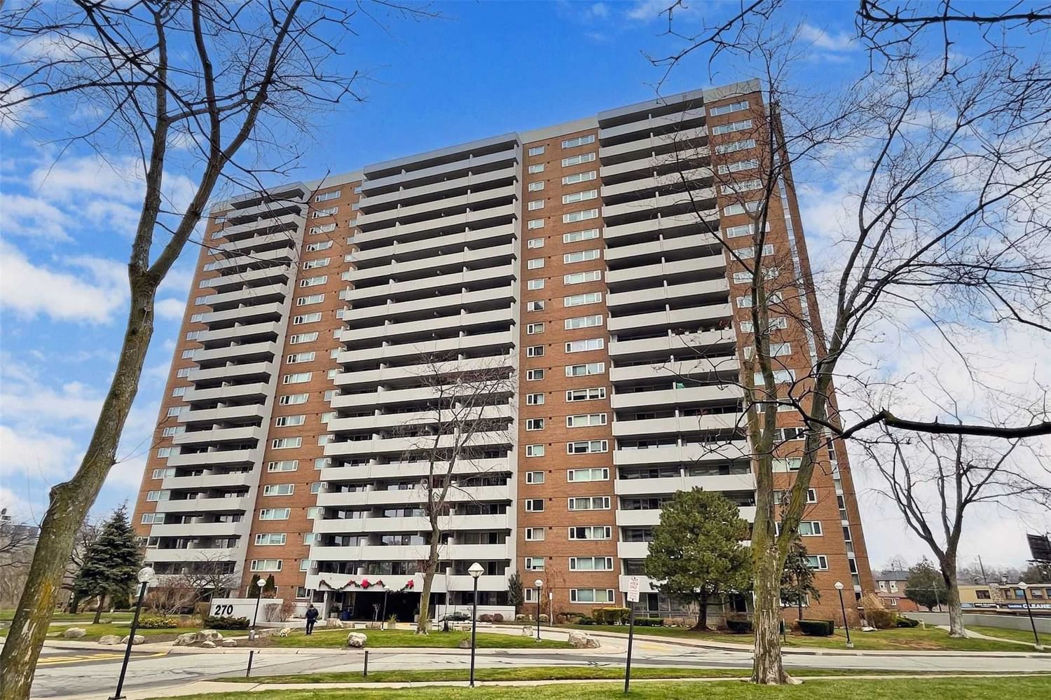 270 Scarlett Rd | Lambton Square IV Condos | 1 Bed | 1 Bath | Unit #307