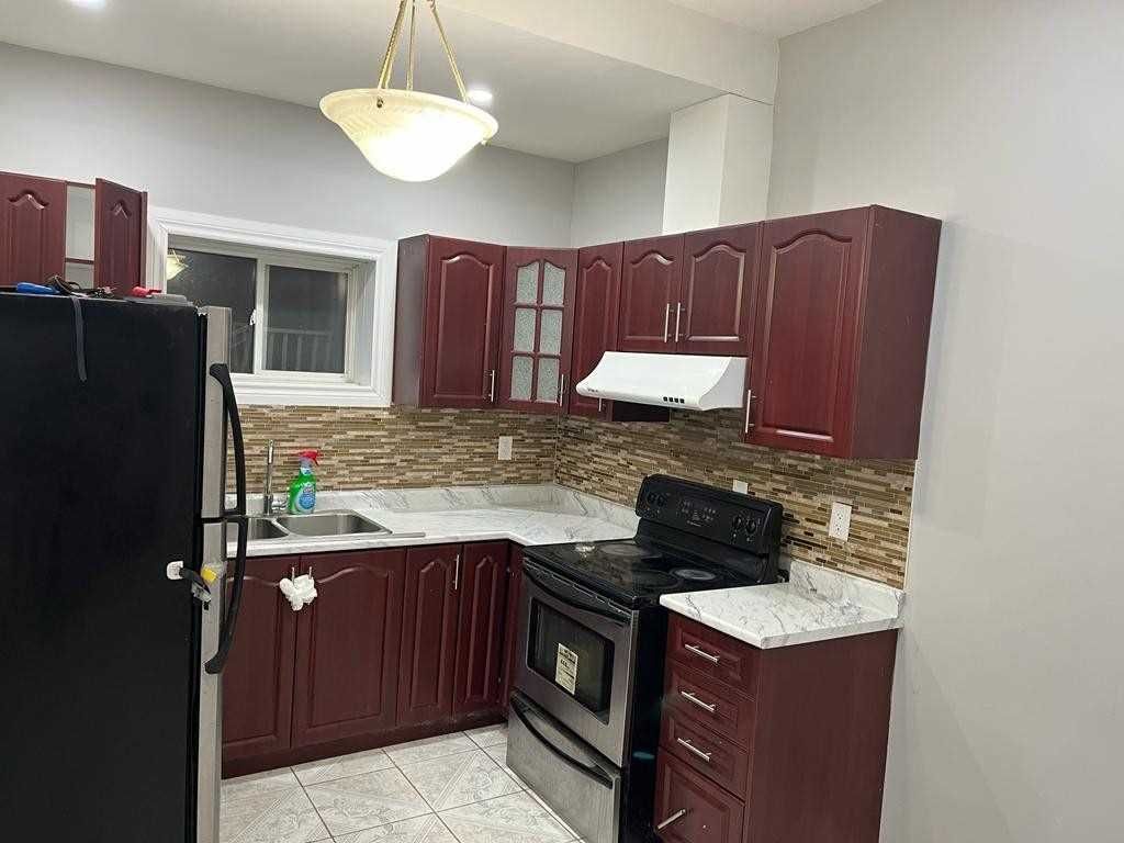 156 Decker Hollow Circ, unit basement for rent in Credit Valley - image #3