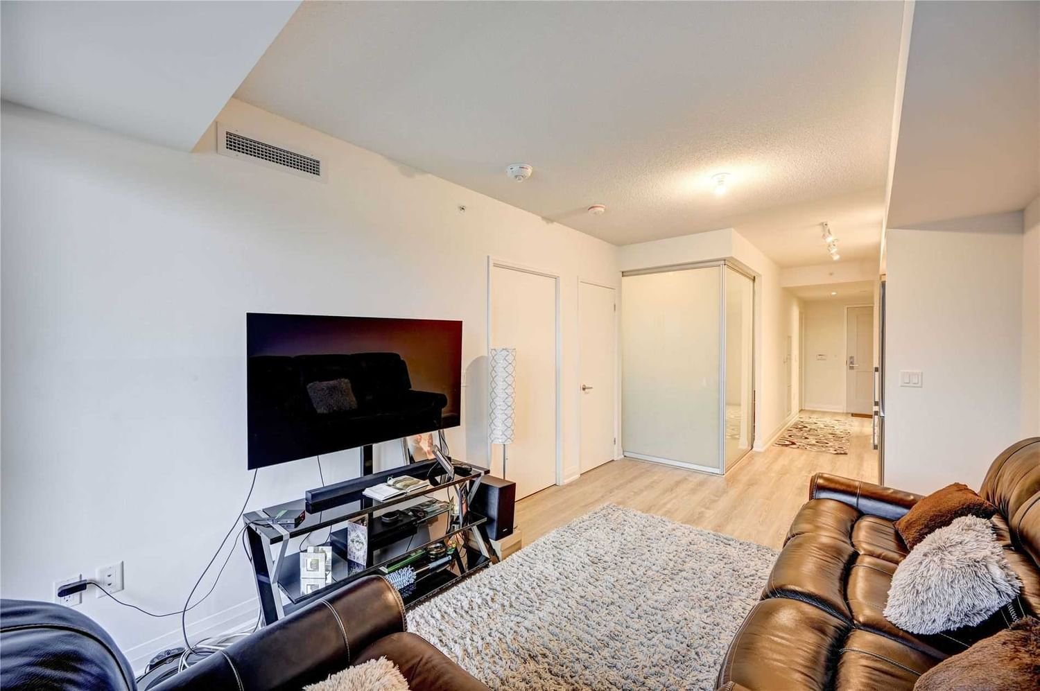 10 Gibbs Rd, unit 525 for sale - image #14