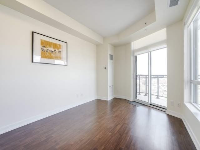 840 Queens Plate Dr, unit 907 for rent - image #3
