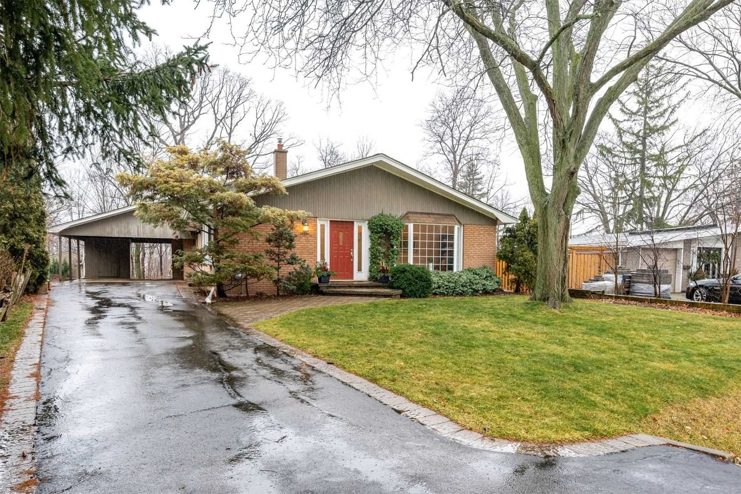 1227 Ingledene Dr for sale in Falgarwood - image #2