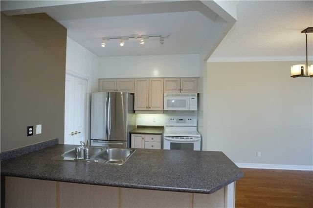 60 Old Mill Rd, unit Uph4 for rent - image #7