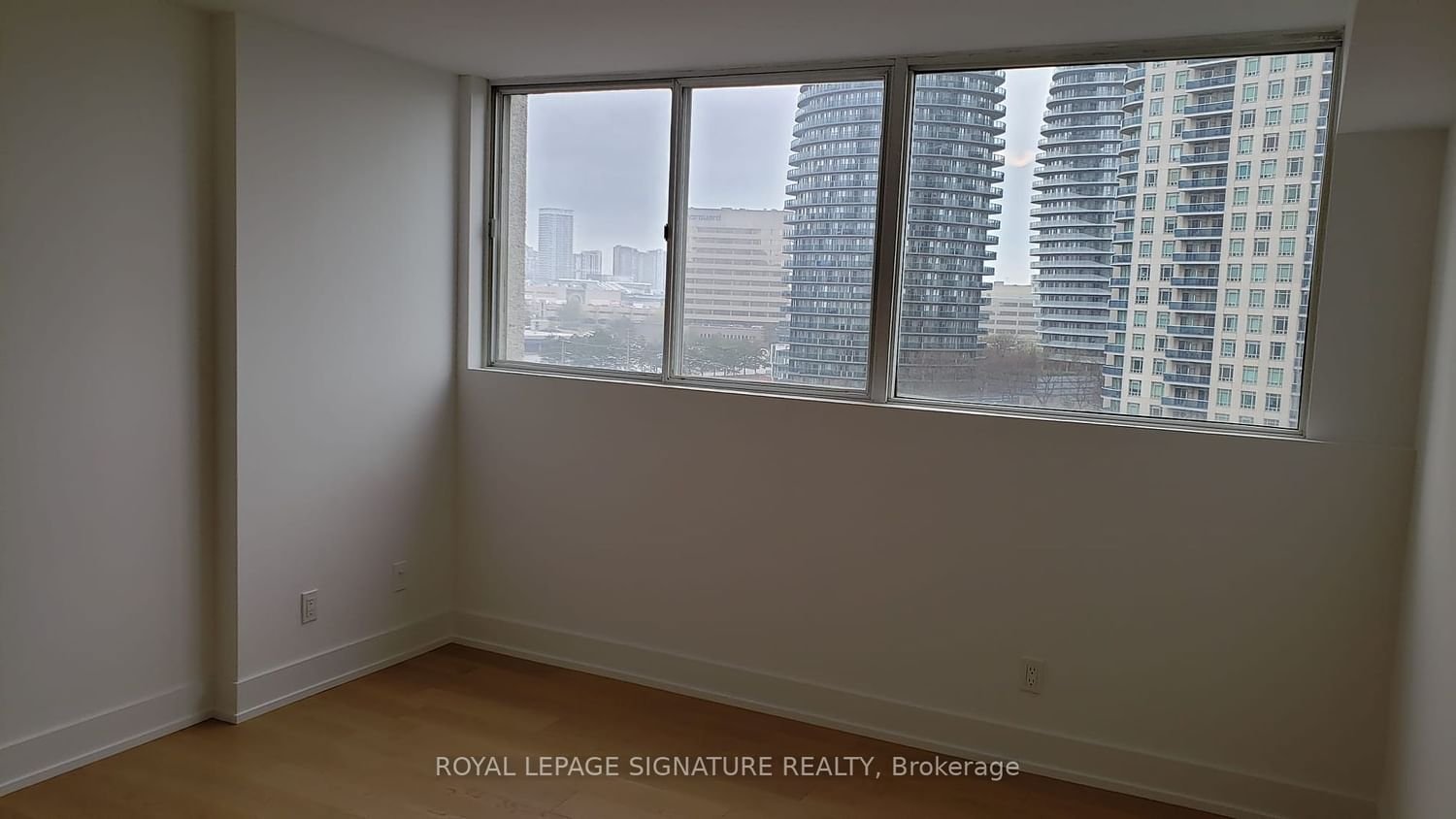 3700 Kaneff Cres, unit 1009 for rent - image #18