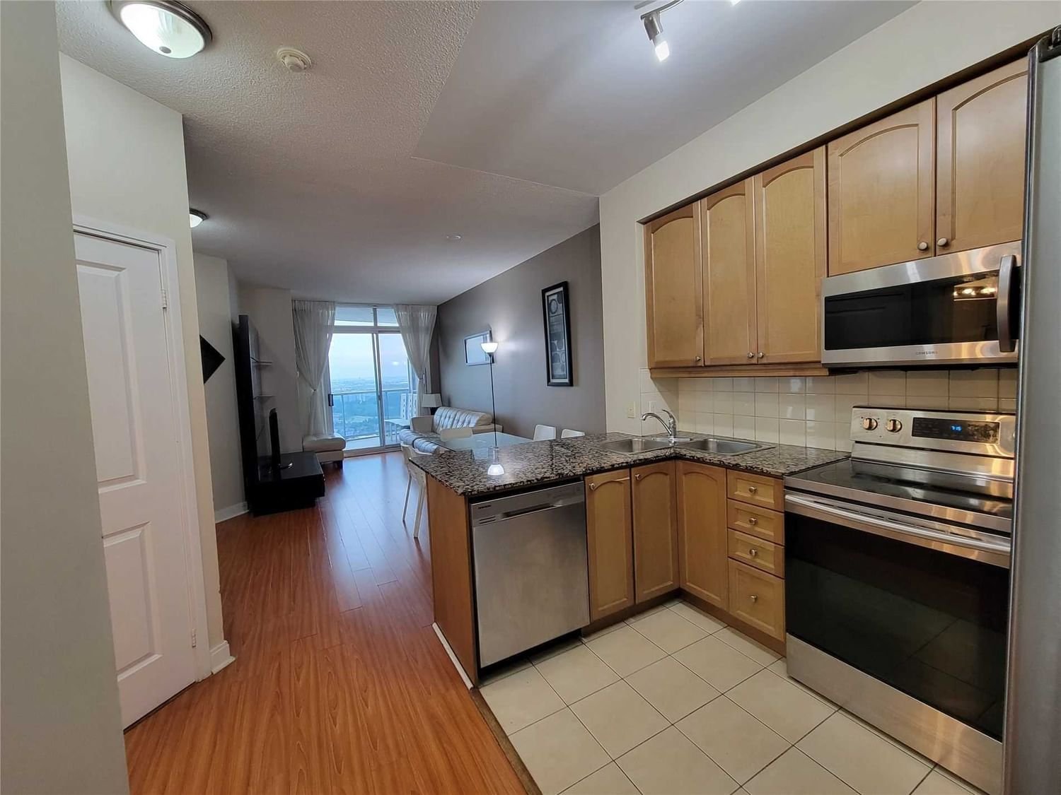 80 Absolute Ave, unit 2510 for rent - image #8