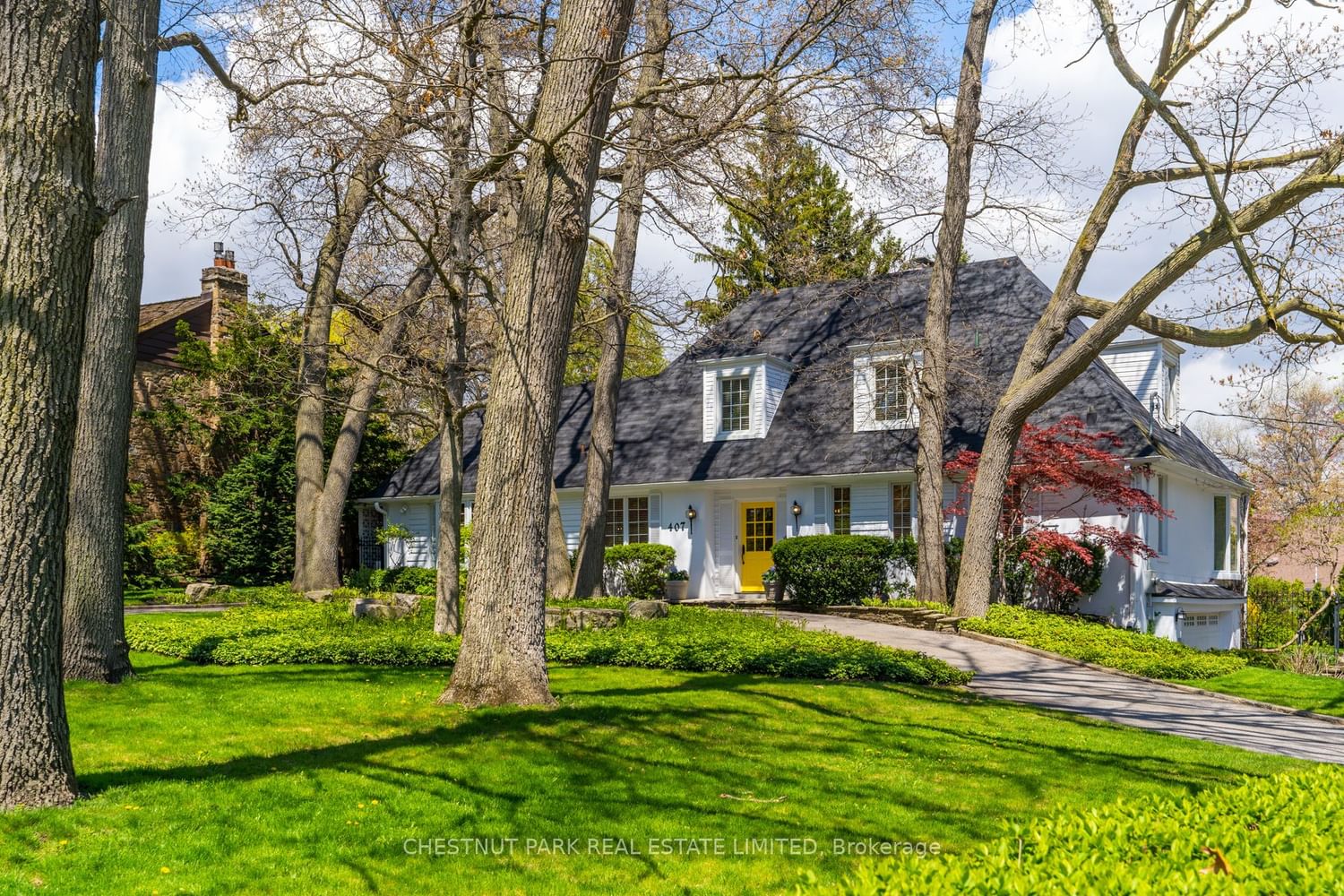 407 The Kingsway for sale in Edenbridge | Humber Valley - image #1