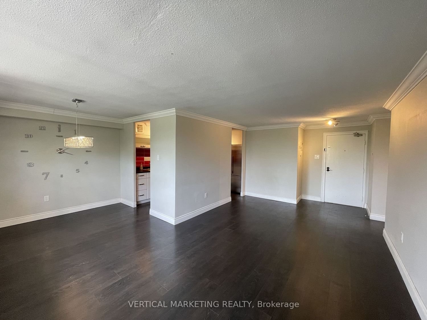3120 Kirwin Ave, unit 301 for rent - image #2