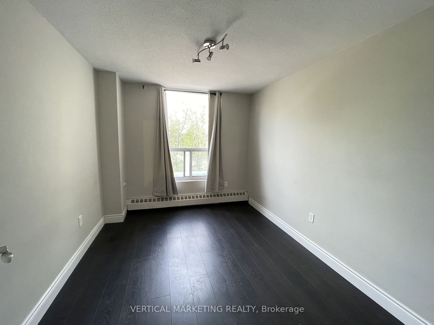 3120 Kirwin Ave, unit 301 for rent - image #9