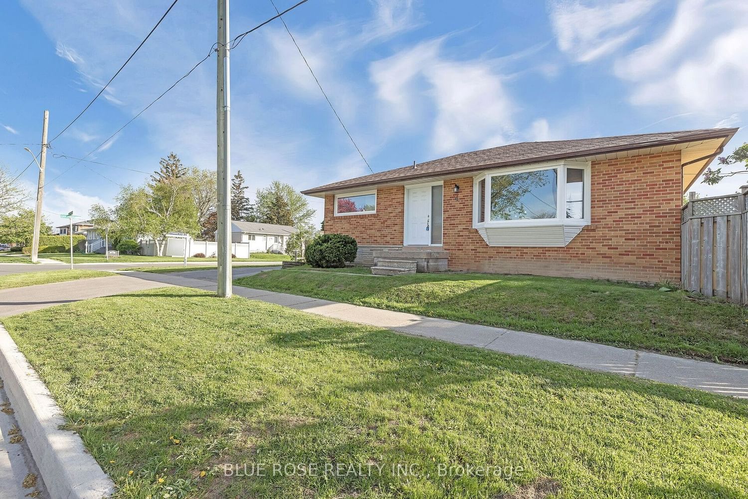 4 Harper Rd E for sale in Brampton East - image #1
