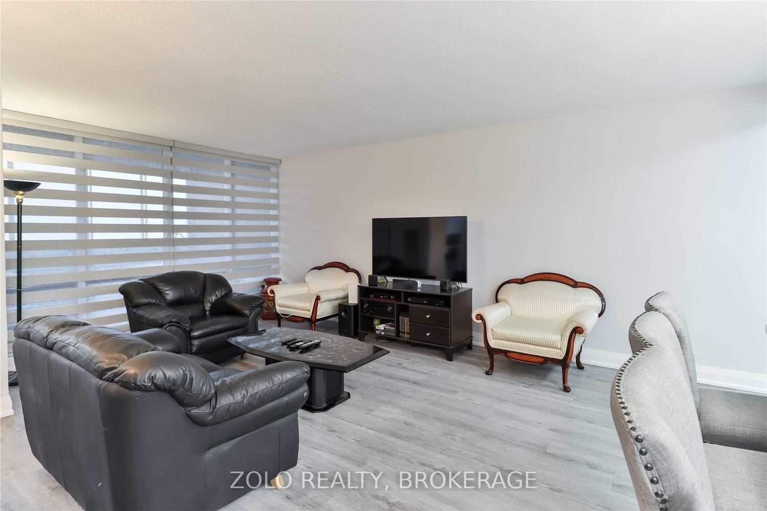 714 The West Mall N, unit 1201 for sale - image #4
