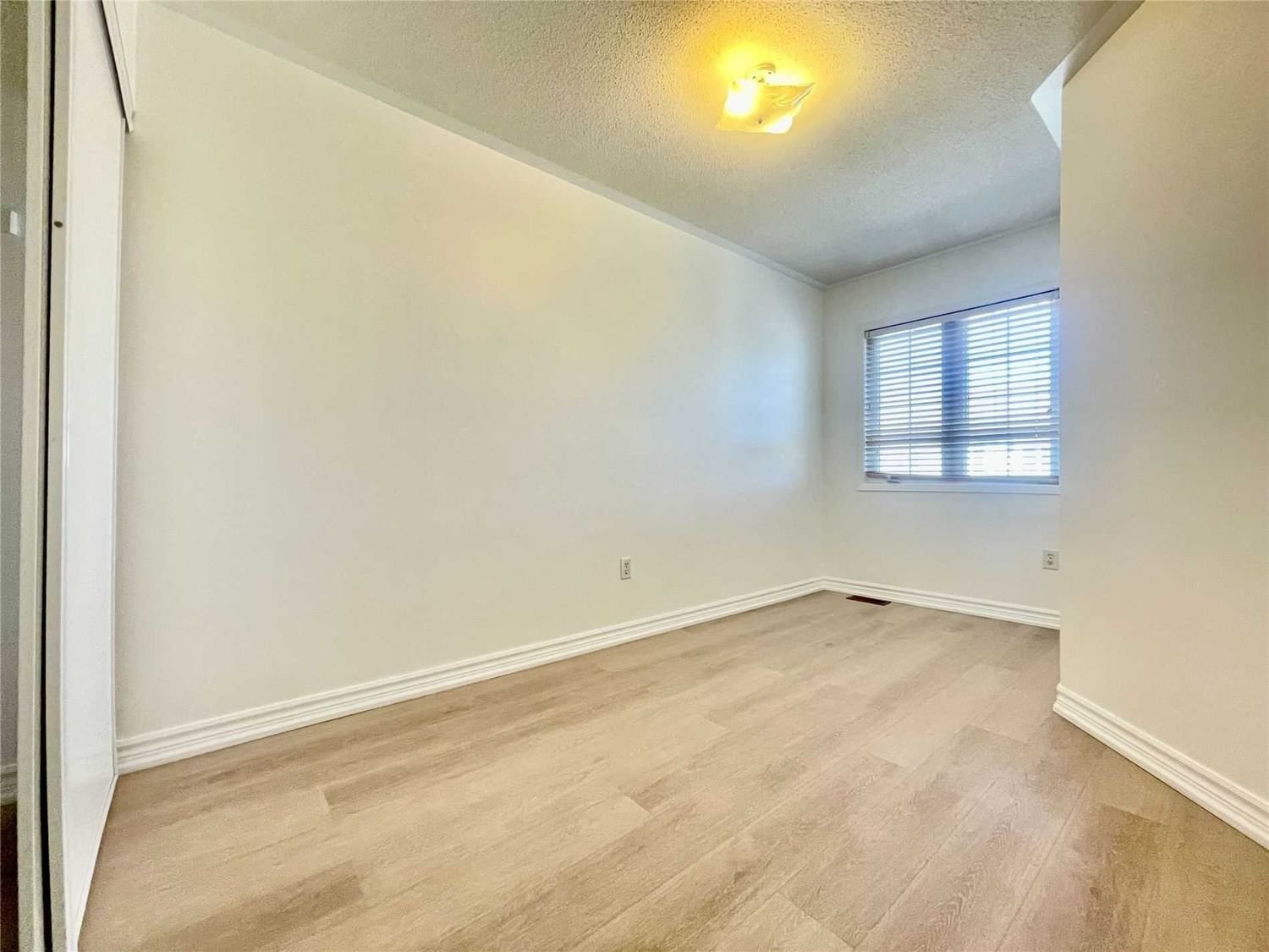 4950 Albina Way, unit 100 for rent - image #11
