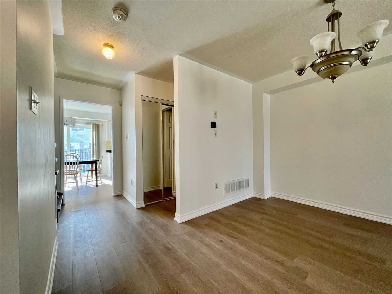 4950 Albina Way, unit 100 for rent - image #8