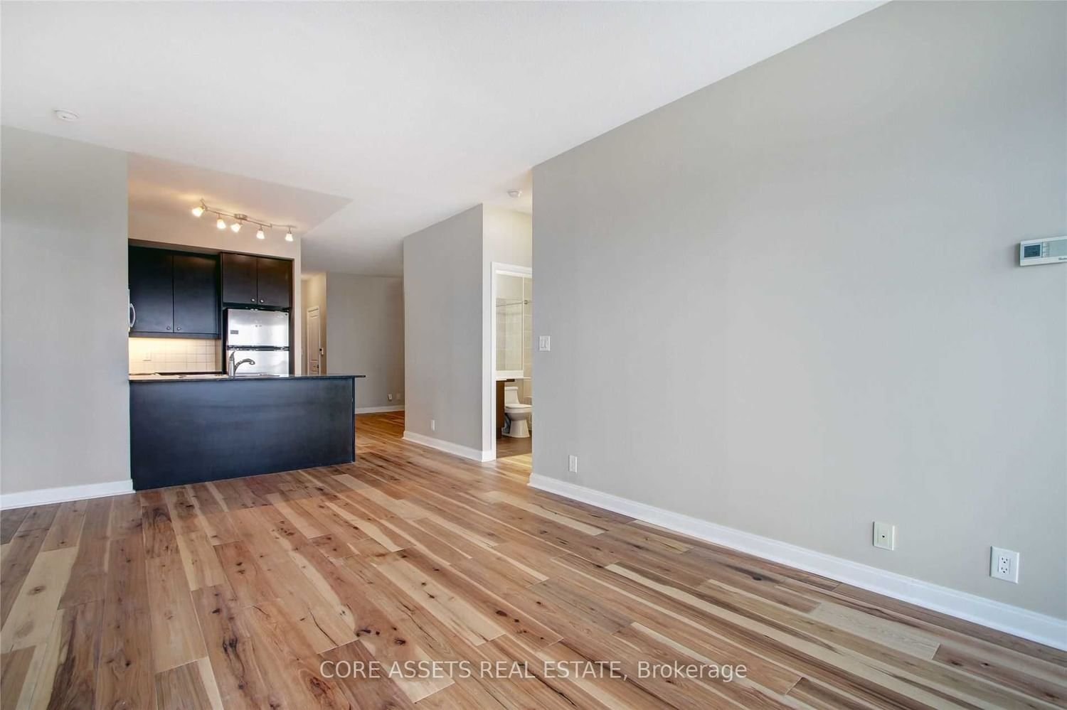 60 Absolute Ave, unit 3305 for rent - image #8