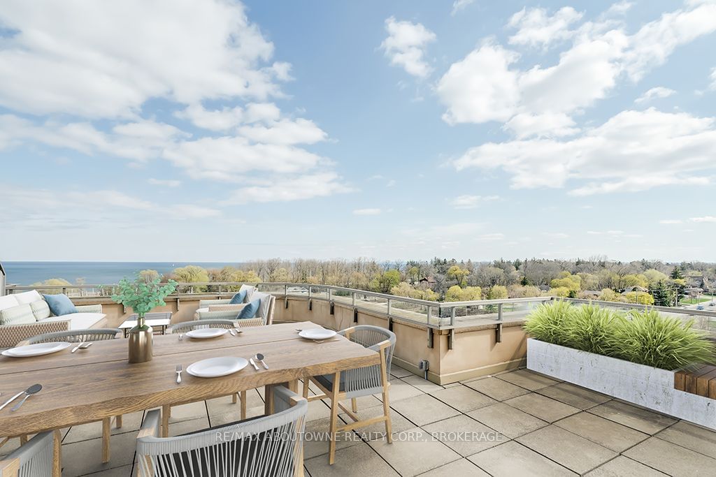 2511 Lakeshore Rd W Bronte Harbour Club Condos 2 Beds 2 Baths