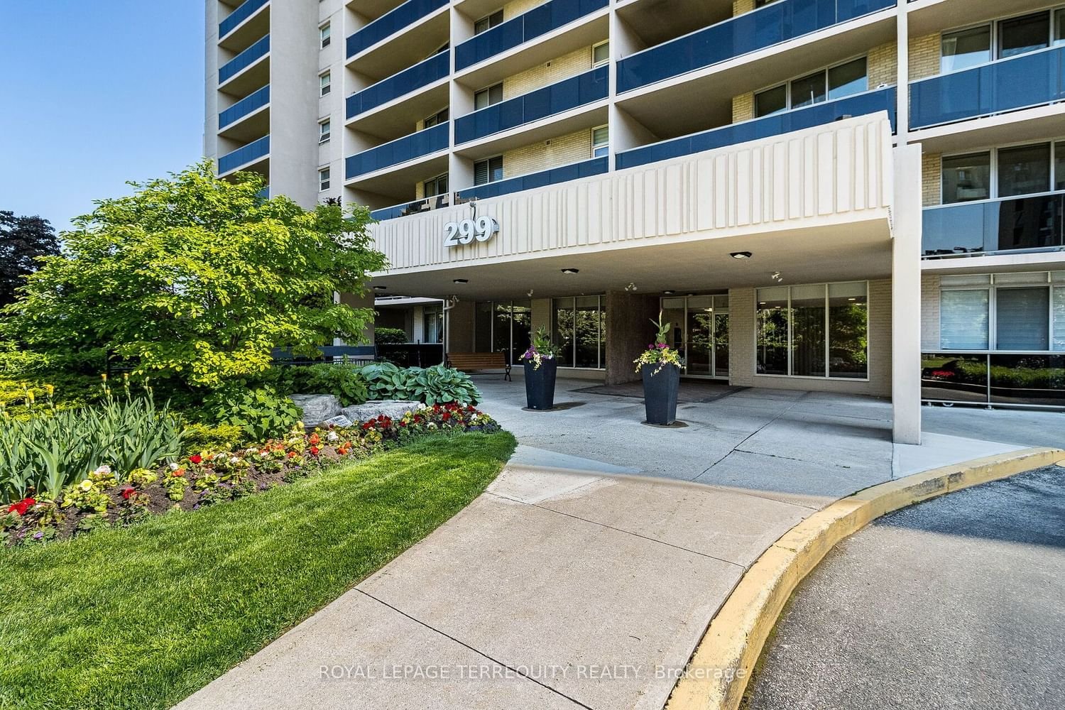 299 Mill Rd, unit 1109 for sale - image #2