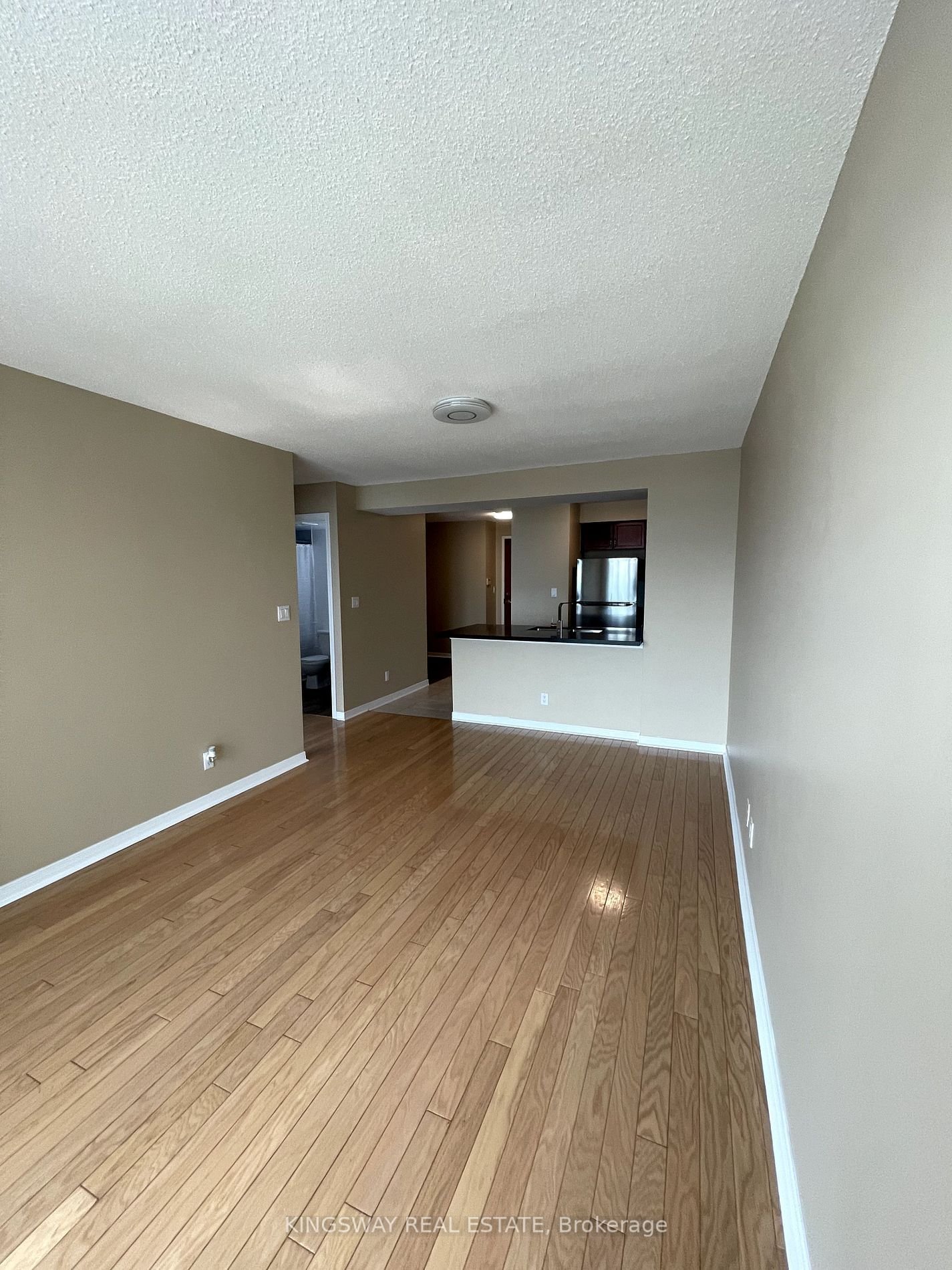 4879 Kimbermount Ave, unit 502 for rent - image #4