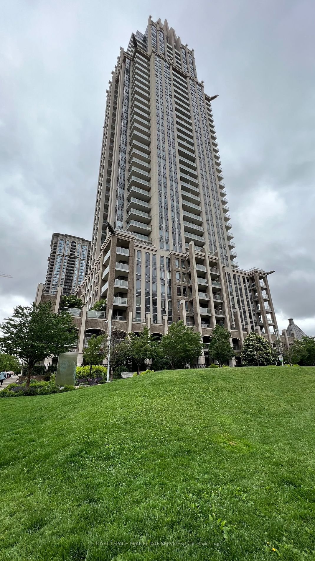 388 Prince Of Wales Dr, unit 1901 for rent in Downtown Core - image #2