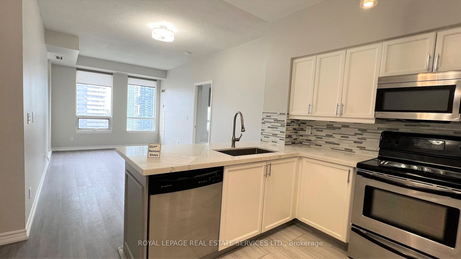 388 Prince Of Wales Dr, unit 1901 for rent in Downtown Core - image #5