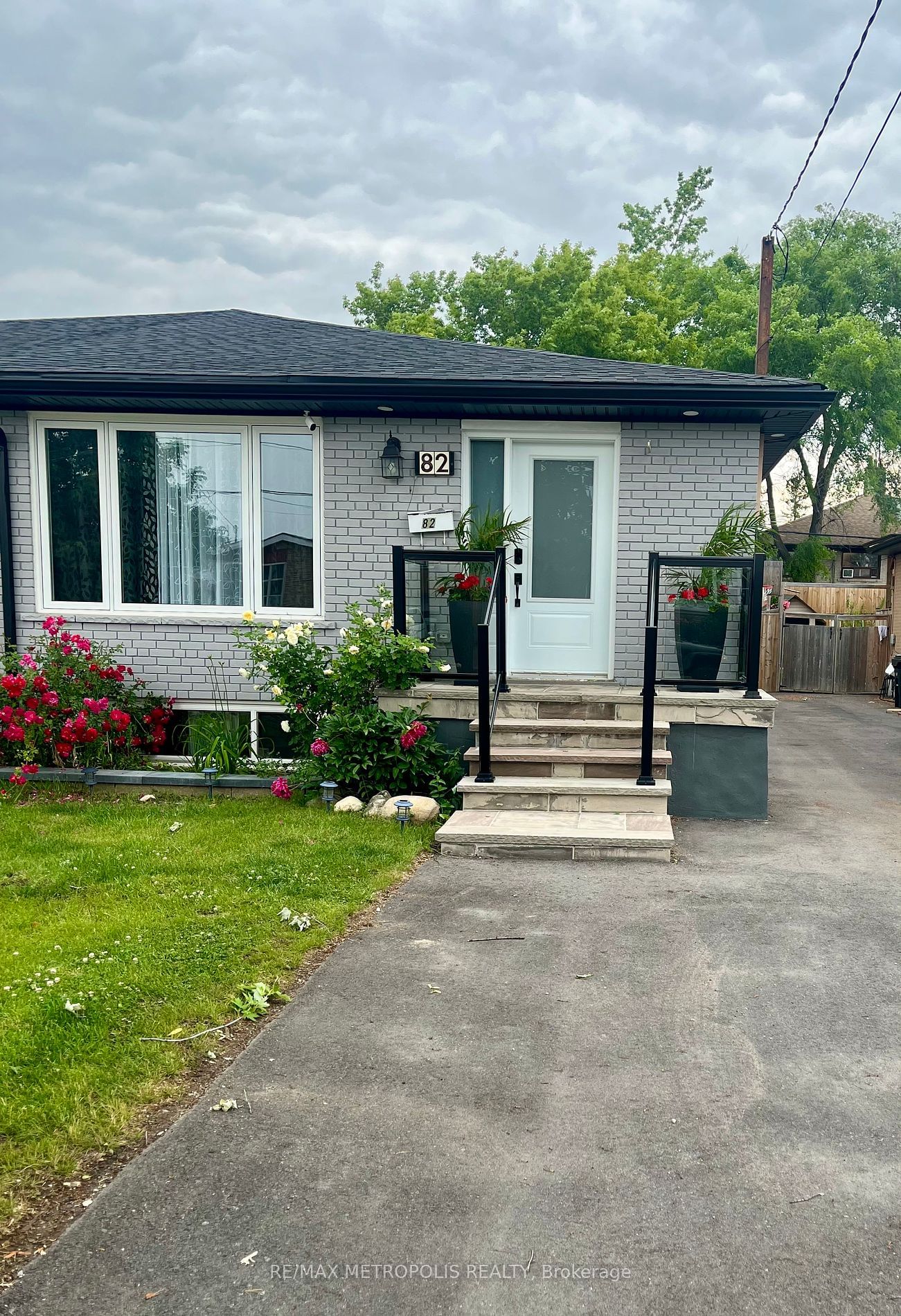 82 Lanyard Rd, unit basement for rent in Humbermede | Emery - image #1