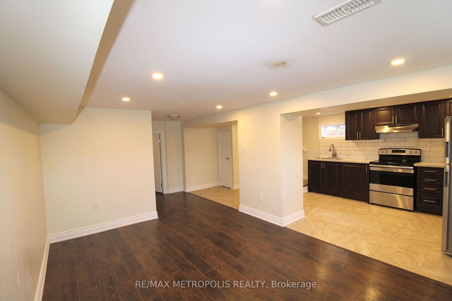 82 Lanyard Rd, unit basement for rent in Humbermede | Emery - image #5