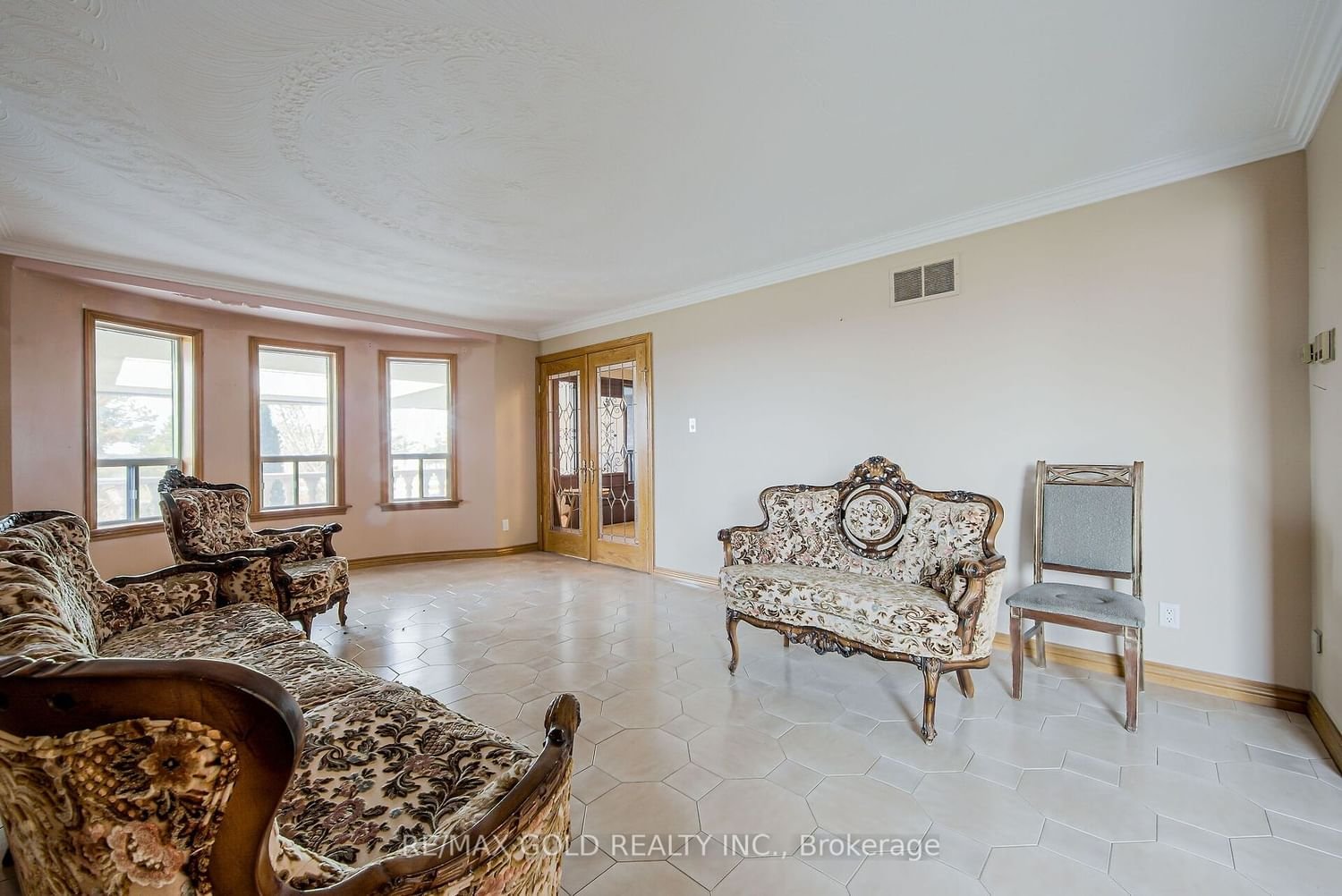 13721 Humber Station Rd for sale  - image #8