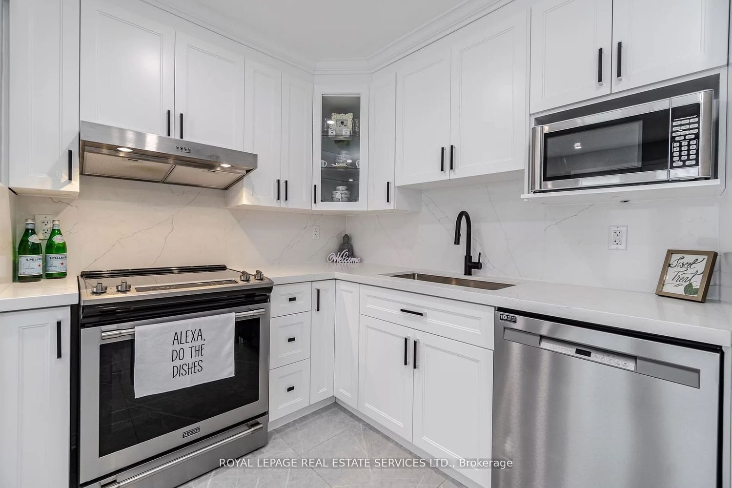 3985 Eglinton Ave W Garden Villas I Townhomes 2 Beds + 1 2 Baths