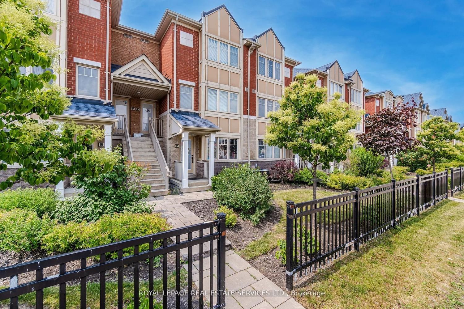 3985 Eglinton Ave W Garden Villas I Townhomes 2 Beds + 1 2 Baths