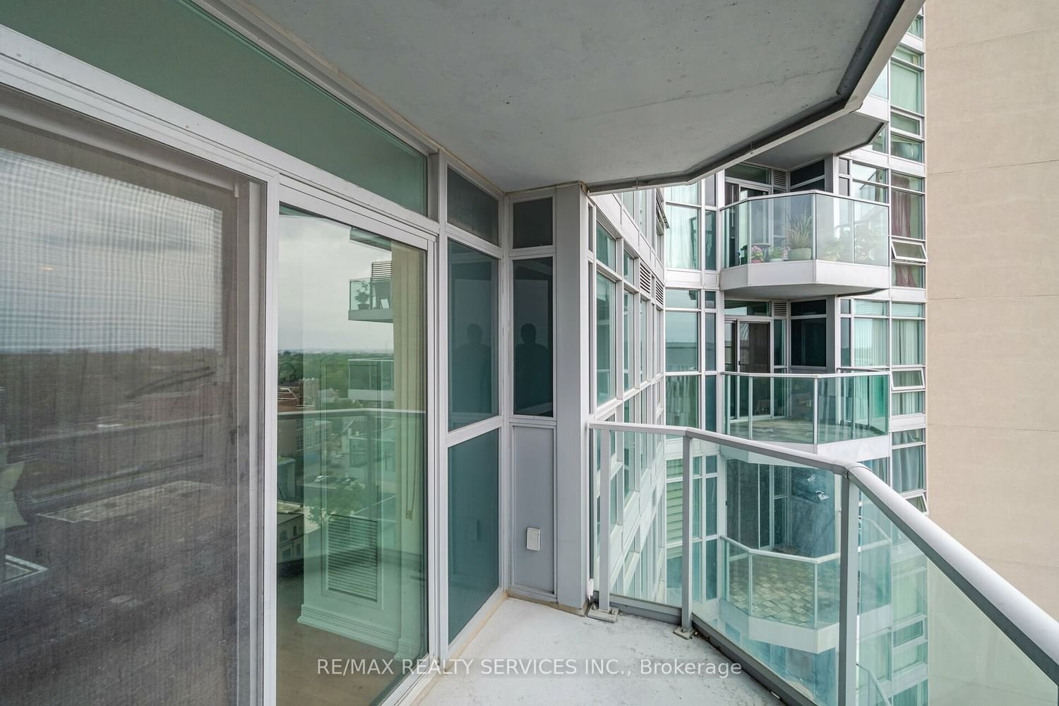 9 George St N, unit 1408 for rent - image #24