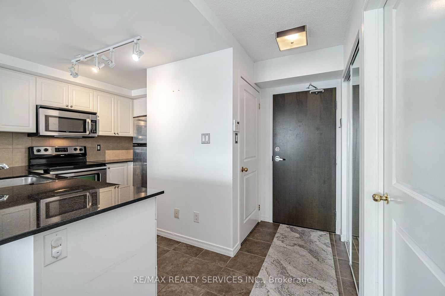 9 George St N, unit 1408 for rent - image #7