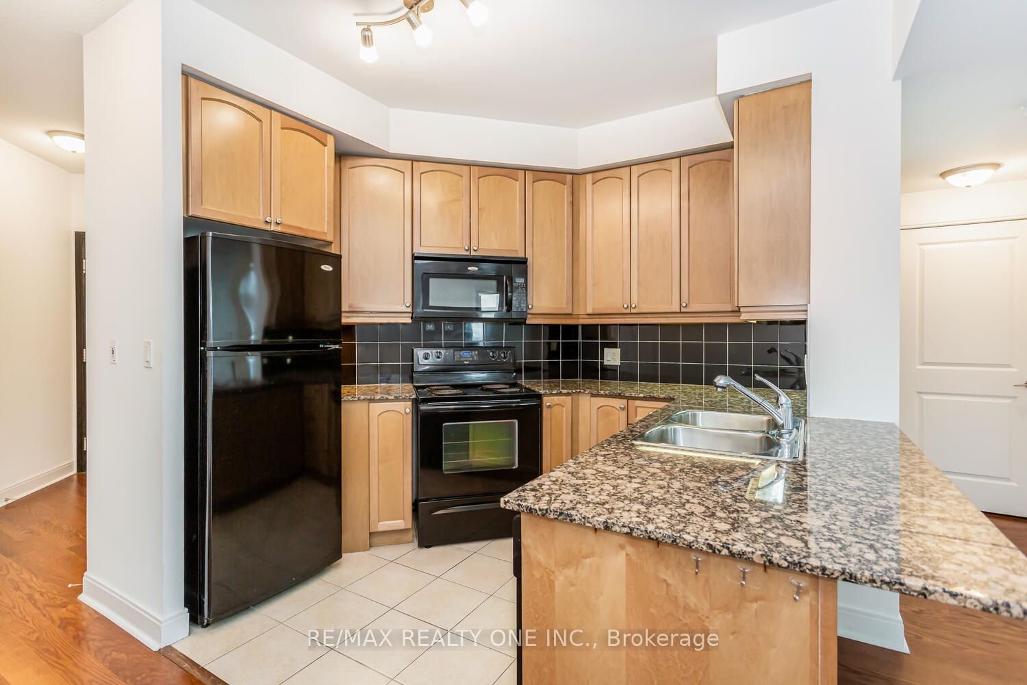 80 Absolute Ave W, unit 2807 for rent - image #11