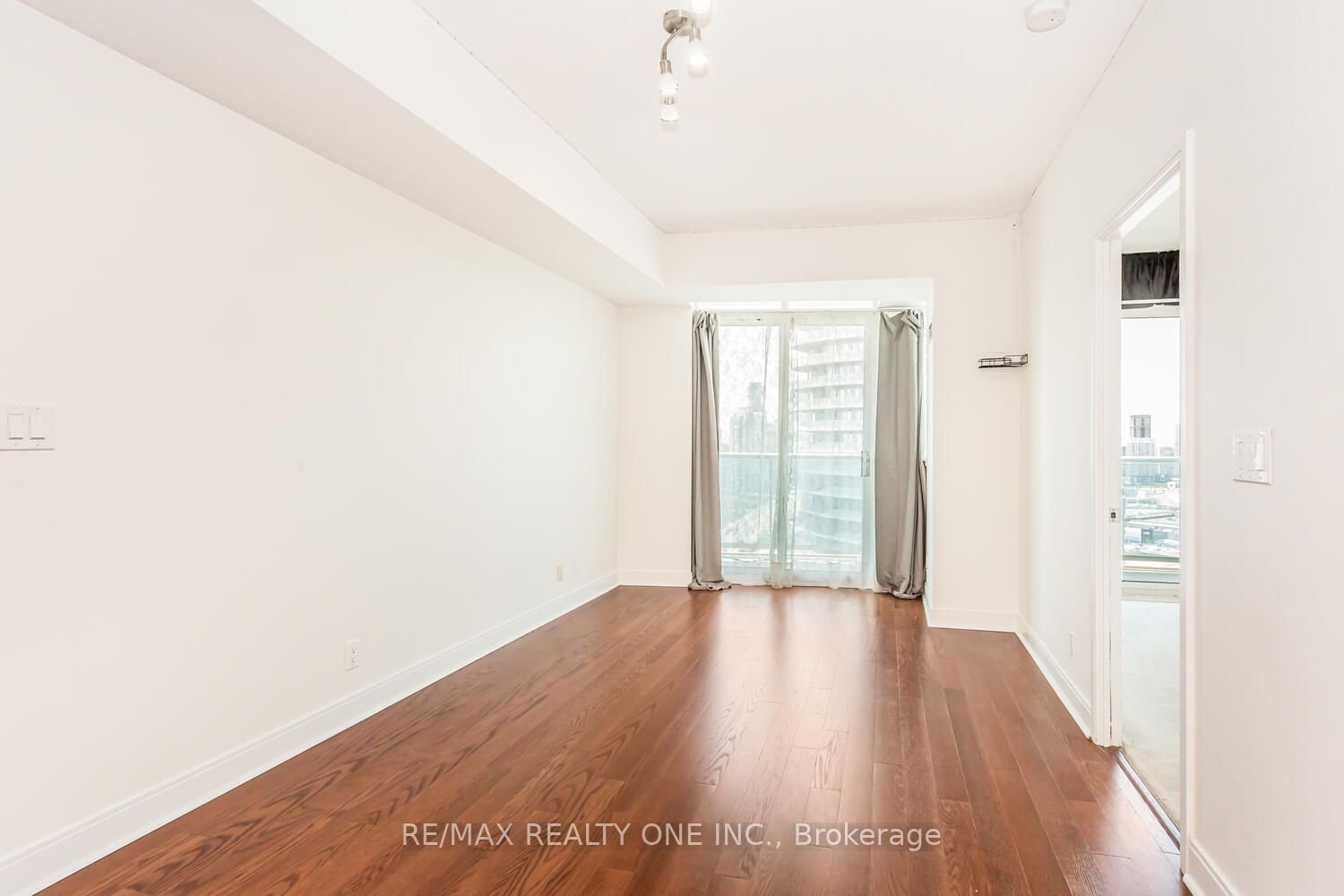 80 Absolute Ave W, unit 2807 for rent - image #9
