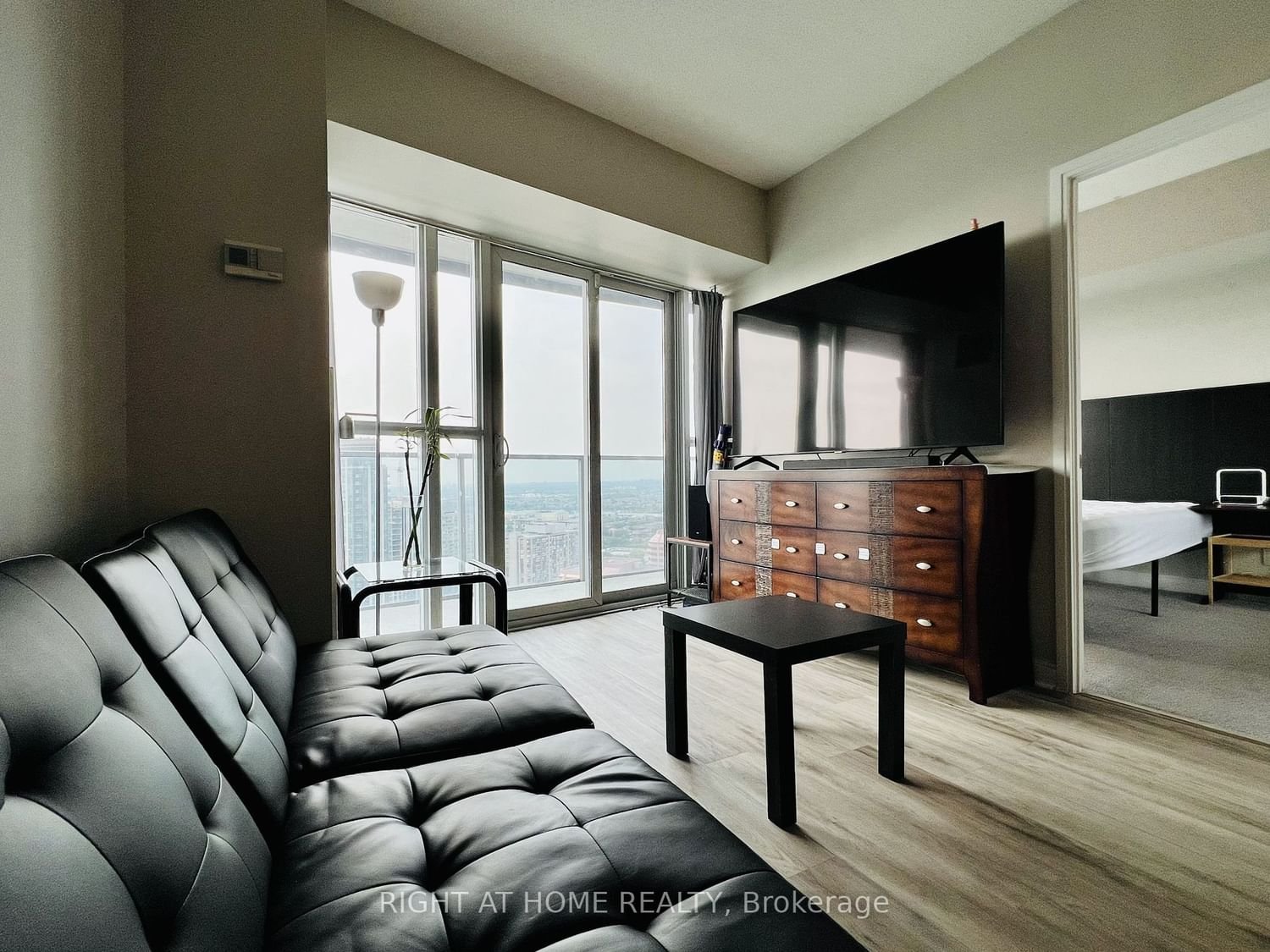 60 Absolute Ave, unit 3202 for rent - image #2